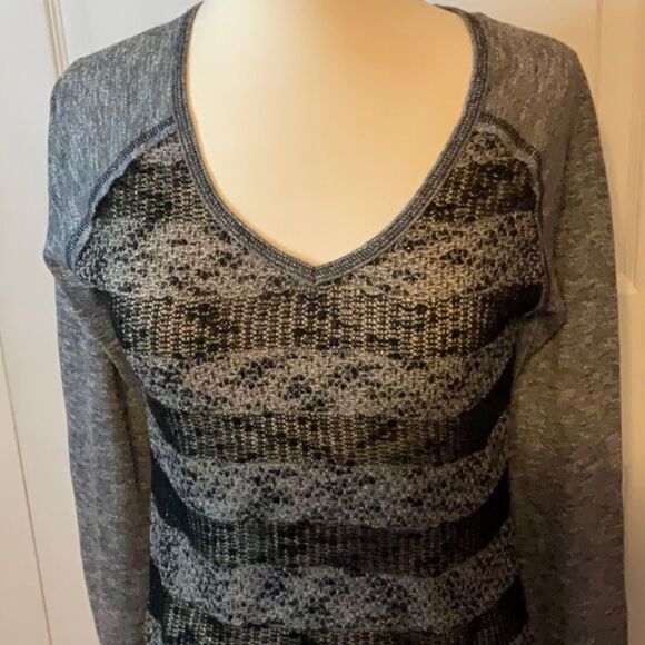 Miss Me Black Gray Semi Sheer Tunic Sweater Top Medium New - Picture 2 of 4